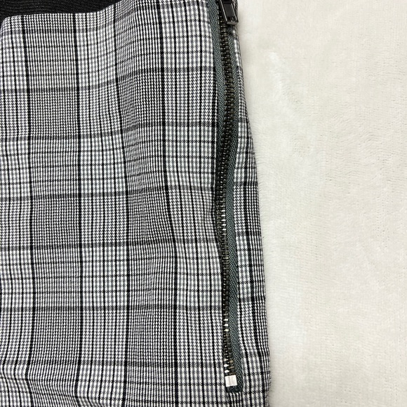 A New Day Cropped Pants - Picture 2 of 5